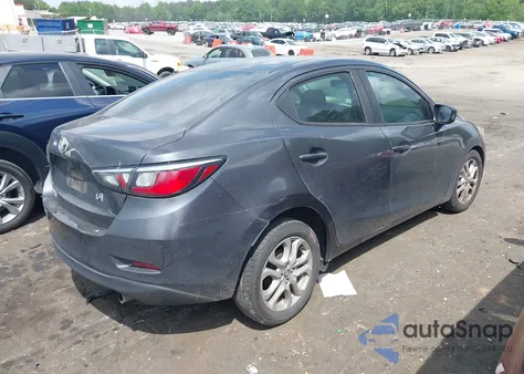 2017 Toyota Yaris Ia из США, поврежденный, VIN 3MYDLBYV3HY150188